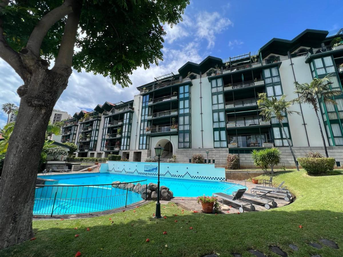 Luxury Oceanfront At Reid'S Gardens Apartment Funchal  Exterior photo